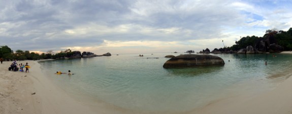 Pantai Tanjung Tinggi Belitung