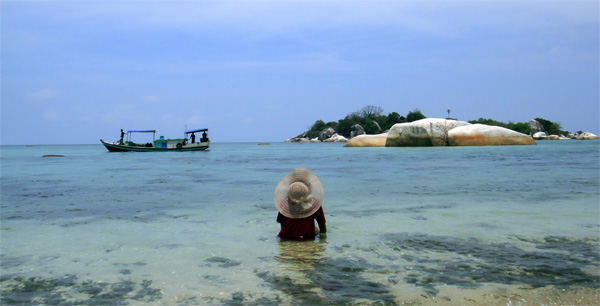 Menatap seberang