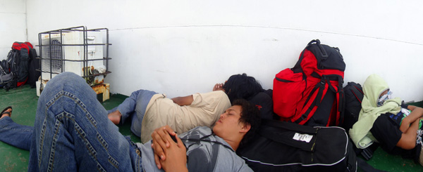 Tidur di mana?