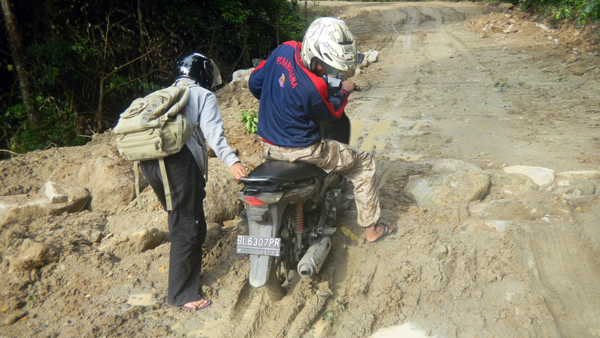 jalan becek