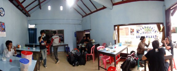 makan di Padang Cermin