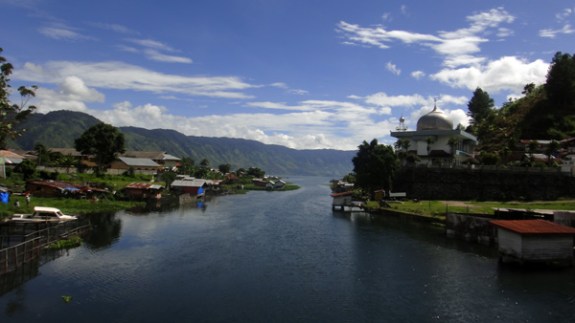 pemandangan diambil dari Jembatan Bele atau "Galau"