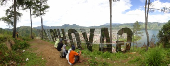 tulisan "GAYO HIGH LAND" menutupi pemandangan terbaik di Burgayo