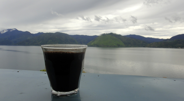 kopi dan danau Laut Tawar