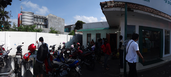 Meeting Point: Kantor Operator Telekomunikasi CDMA