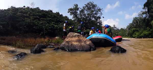 berarung jeram di sungai Way Besai