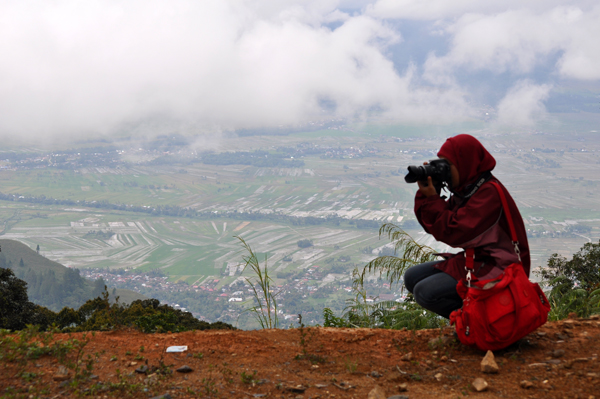 mengabadikan-pemandangan indah 