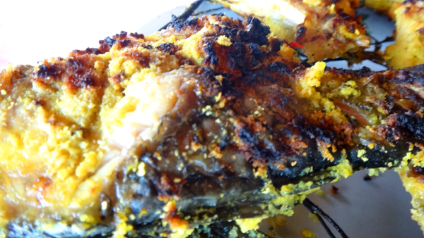 menu andalan: ikan bakar bumbu kuning