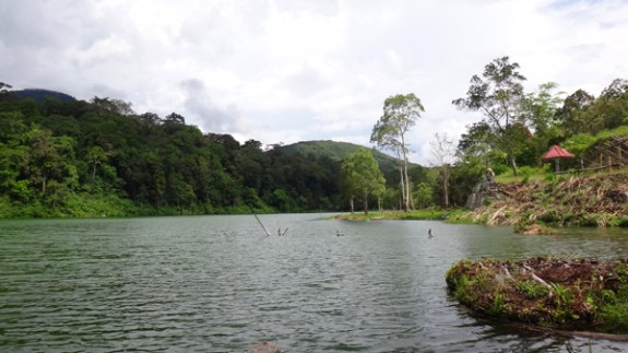 seberang kanan- tempat 7 putri mandi
