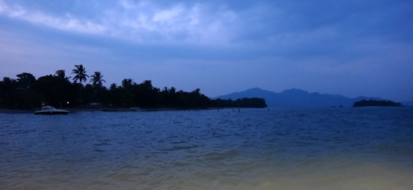 keheningan senja di Pulau Sebesi