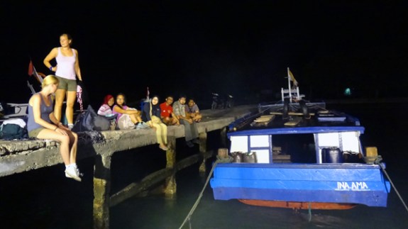 pukul 4 dinihari - bersiap menuju Krakatau