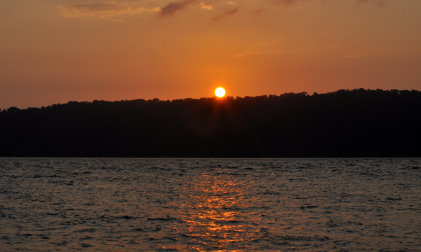 sunrise - sebelum mendepi di Anak Krakatau sunrise - sebelum mendepi di Anak Krakatau