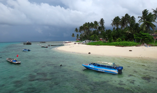 Hari Pertama - Mendung menggantung di Derawan