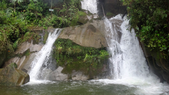 pesona air terjun dua tingkat