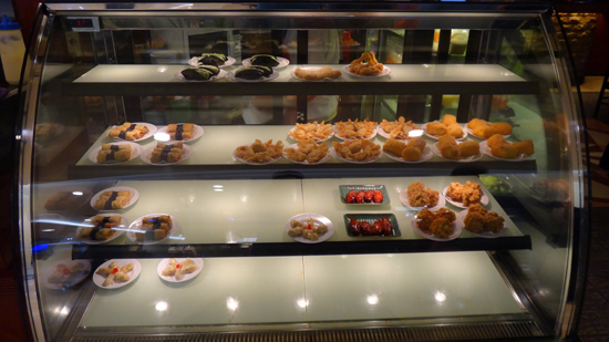 beragam kudapan lezat