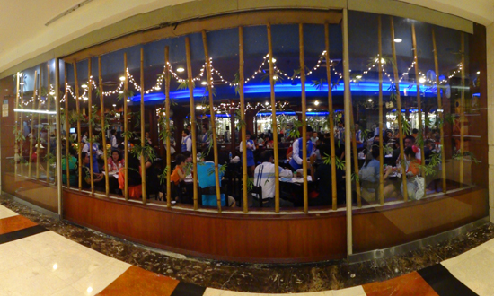 Nelayan - restoran keluarga nuansa oriental