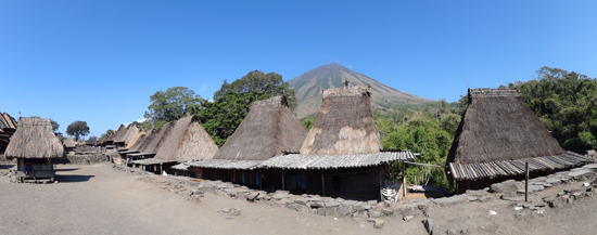 Bhaga - pondok kecil di tengah desa