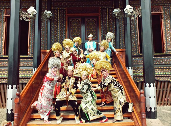 Aksi Minangkabau (sumber: stupid trip traveller)