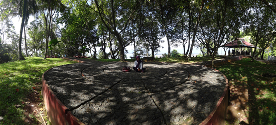 taman di puncak gunung padang