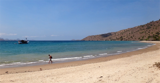 pantai daya tarik lain pulau Komodo