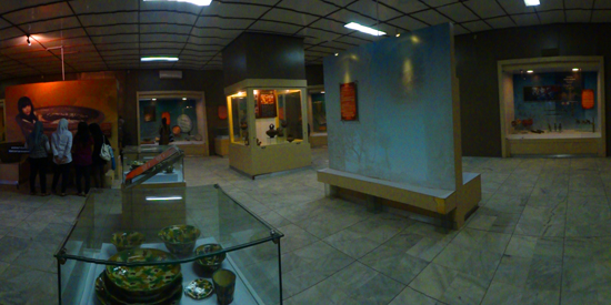 lantai satu - koleksi perkakas