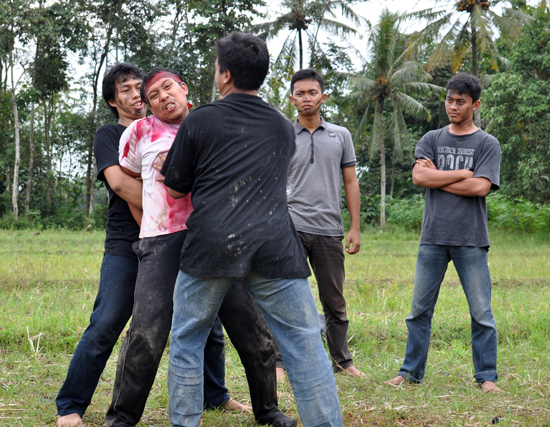 adegan perkelahian