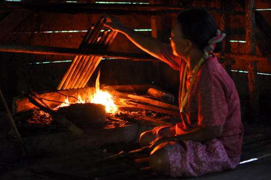 Kalebai memasak pucuk sagu muda