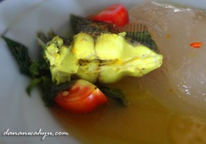 ikan kuah kuning dan papeda