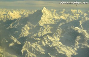 melihat gunung Everest dari dekat