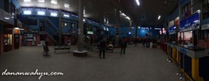 ruang check-in bandara Tribhuvan