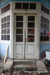 pintu masuk ruangan kantor daswati