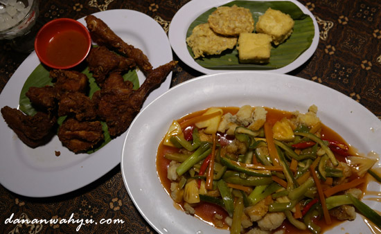 Menu Kampoeng Bamboe
