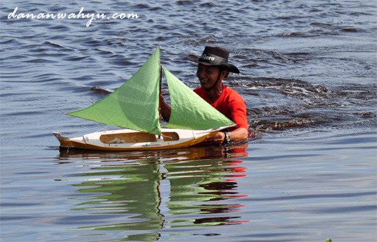 perahu jung ukuran kecil - 50 centimeter perahu jung ukuran kecil - 50 centimeter
