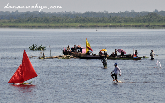 titik awalan lomba perahu jong titik awalan lomba perahu jong