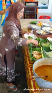 ada tampah besar tempat sayuran