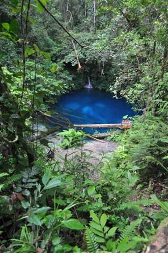 inspirasi ngegombal - dalamnya hatimu bagai Danau Kaco , sulit kugapai
