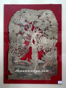 gunungan wayang kulit Madura