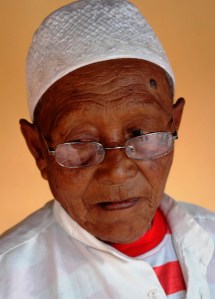 Muzeki (84 tahun) penjaga makam Asta Tinggi