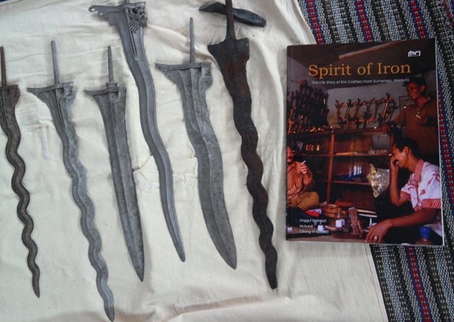 Keris Aeng Tong Tong 