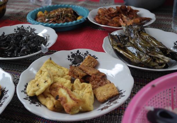 begitu datang langsung dijamu