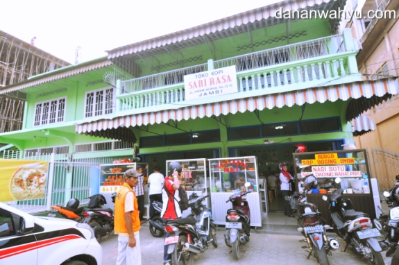 toko Sari Rasa di kawasan Jelutung kota Jambi 