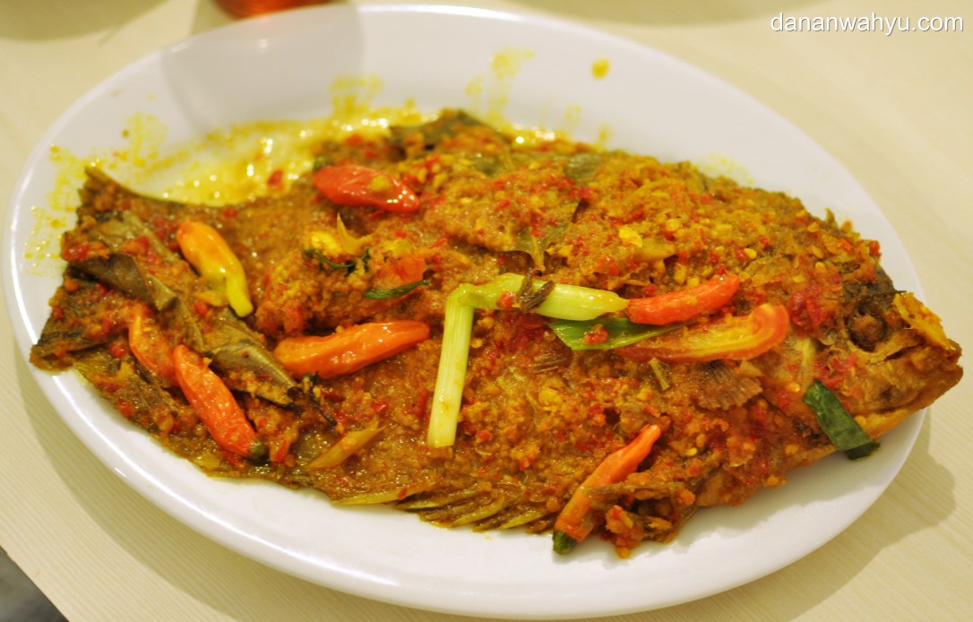 Pesmol ikan gurami 