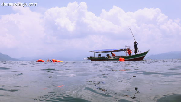 pengunjung lain di Batu Mandi