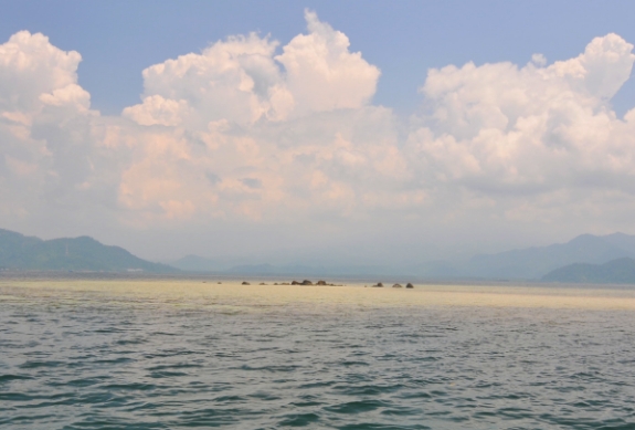 Batu Mandi Spot Snorkeling di Teluk Lampung 