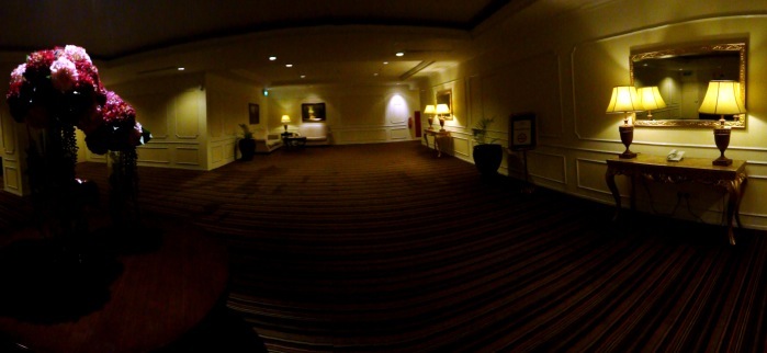 ruangan besar sebelum memasuki lorong kamar