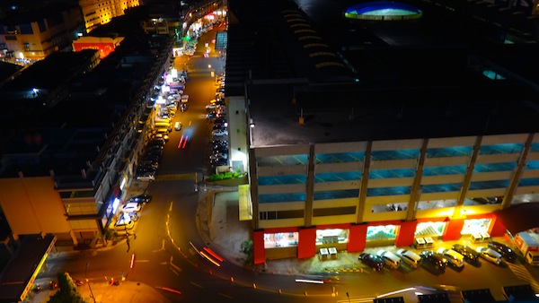 mengintip Nagoya Hill di malam hari dari MJA Tower