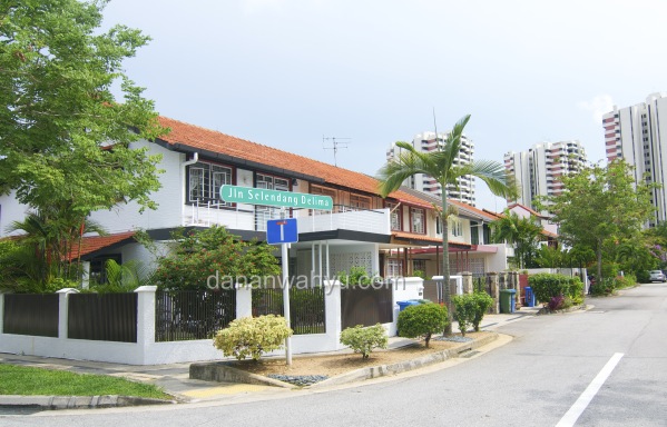 Jalan Selendang Delima