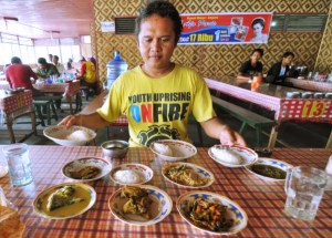 menu warung ampera Ajo Paris Padang