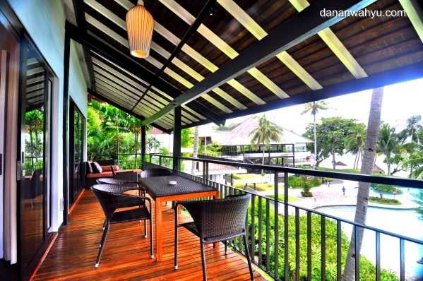 balkon Riani Suite Beachfront , Turi Beach Hotel