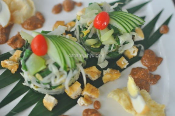 Pecal tampil cantik , appetizer kuliner tradisional Indonesia